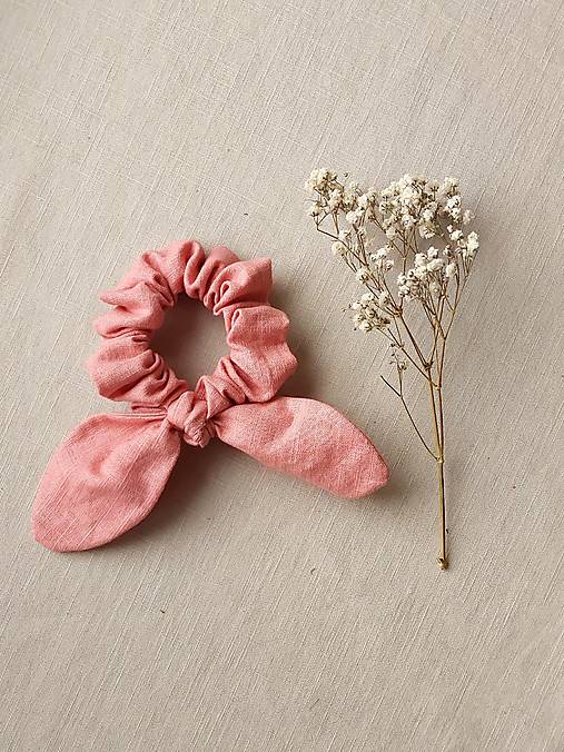 Ozdoby do vlasov - Ľanová scrunchie  (Ružová s uškami) - 17215544_