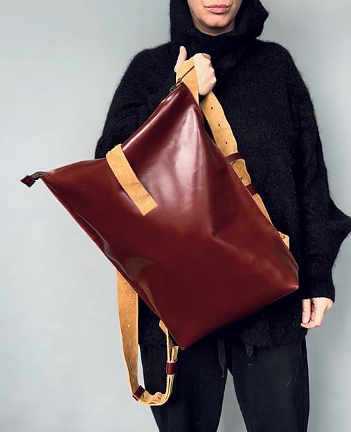 Batohy - GAŠTANOVÝ kožený rolltop ruksak - 17220477_