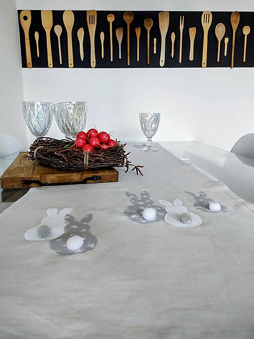 Úžitkový textil - Veľkonočný ľanový obrus "zajkovia" - 17220915_