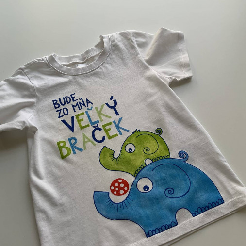 Maľované tričko s nápisom “Bude zo mňa veľký brat” ( (BIELE SO sloníkmi)
