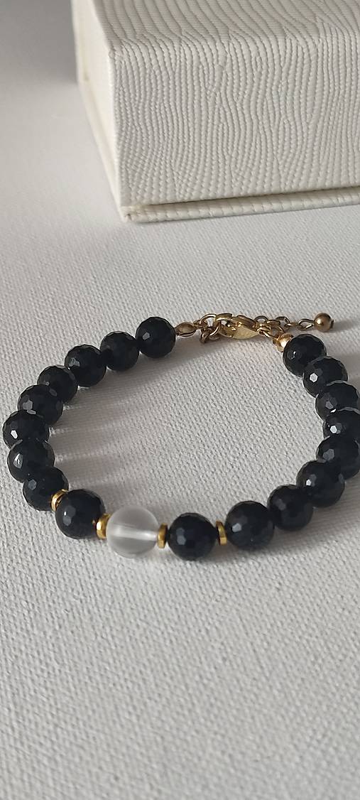 Náramok z turmalínu