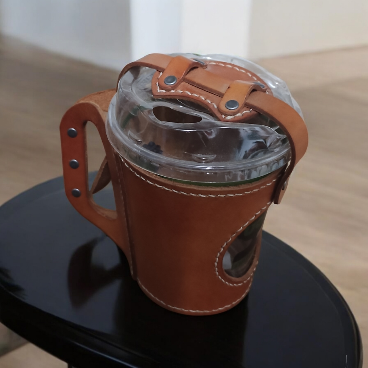 Kožený držiak na kávový kelímok