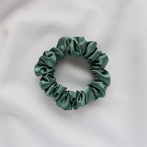 Ozdoby do vlasov - Saténová scrunchie | MINI (Šalviová zelená) - 17223217_