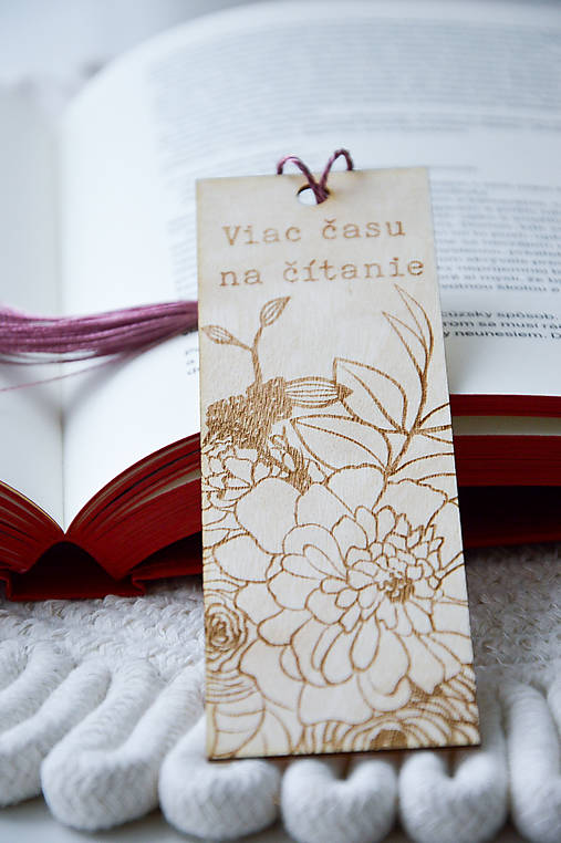 Papiernictvo - Drevená záložka - Viac času na čítanie - 17226198_
