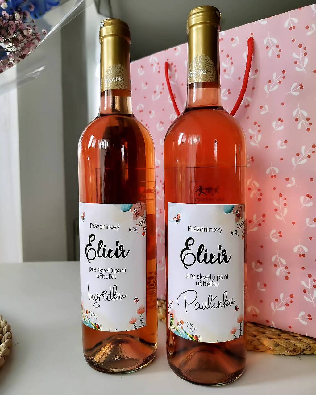 Samolepiaca vtipná etiketa na víno pre učiteľov, učiteľku