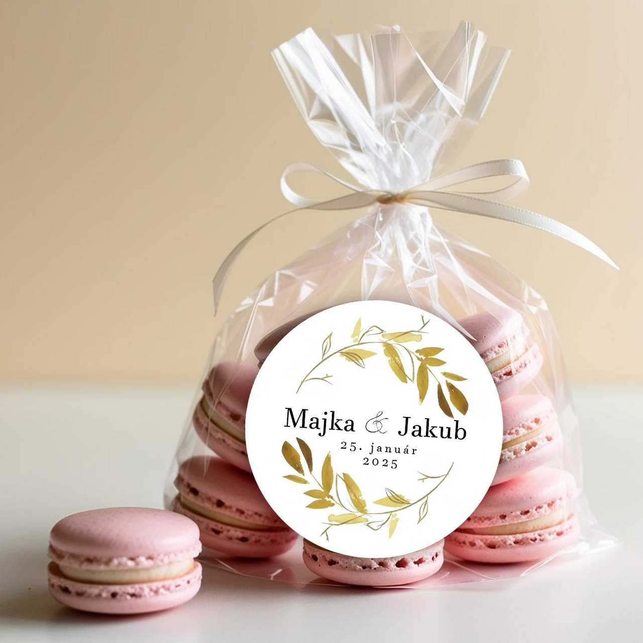 Okrúhle svadobné nálepky na výslužky s priemerom 40mm (zlatá)