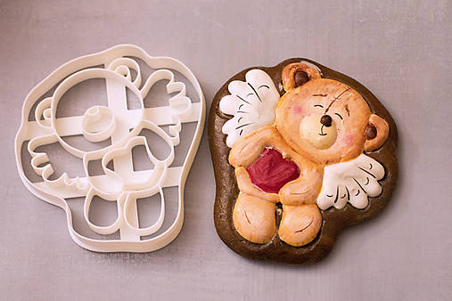 Príbory, varešky, pomôcky - Macík so srdiečkom (Teddy bear with a heart) - 17235860_