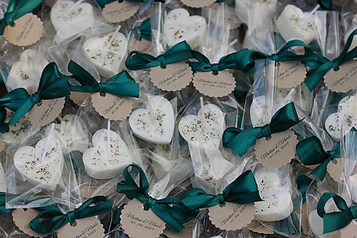 Darčeky pre svadobčanov - Bylinkové vonné svadobné sviečky pre hostí  (V celofáne s mašličkou a visačkou) - 17238443_