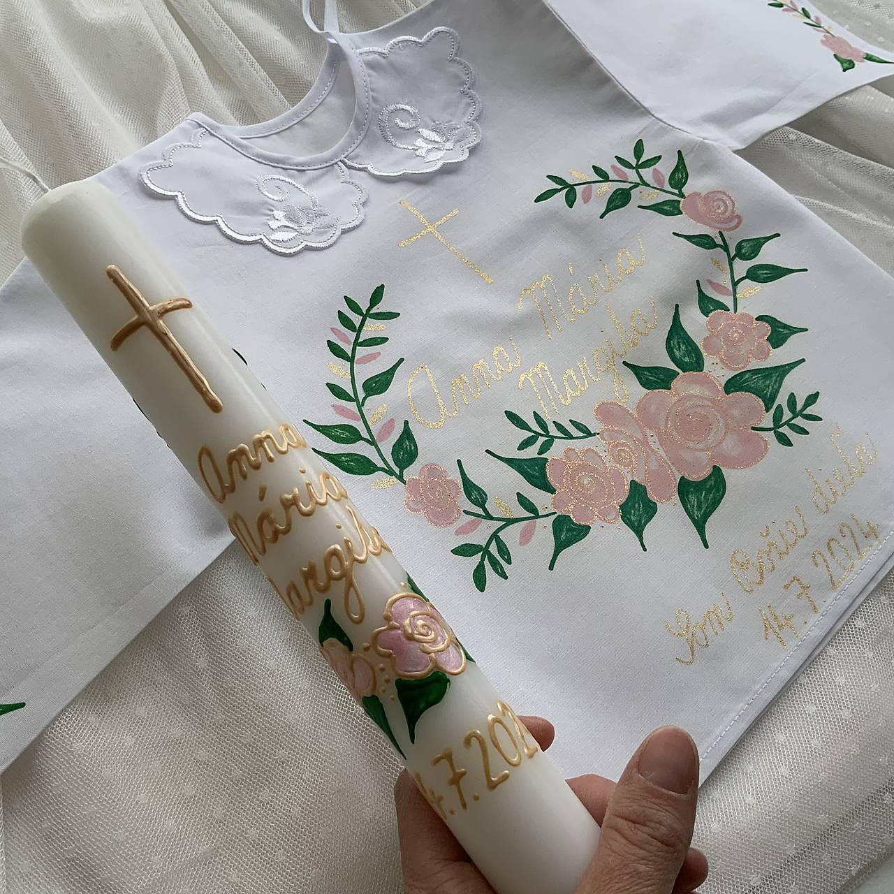 Krstná košieľka a svieca na krst ručne maľovaná s ružičkami