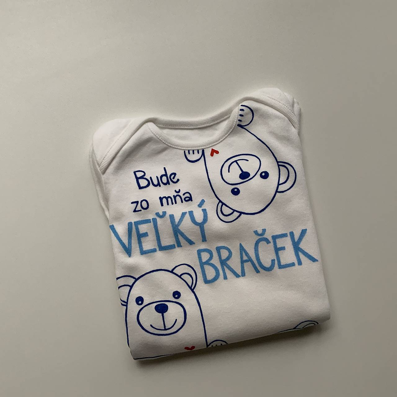 Maľované tričko s nápisom “Bude zo mňa veľký brat” ( (s 2 macíkmi v modrých odtieňoch)