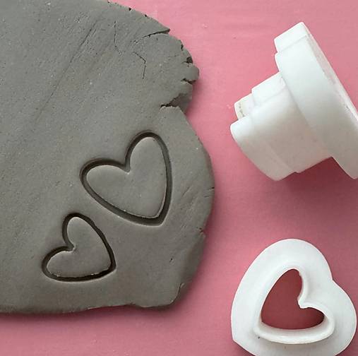 Príbory, varešky, pomôcky - Pečiatky – 2ks srdiečka - 17241087_