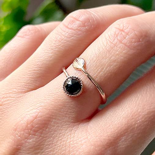 Simple Leaf Spinel Ag925 Rose Gold Plated Ring / Strieborný pozlátený prsteň so spinelom