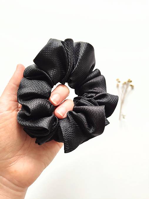 Basic MAXI scrunchie (Čierna)