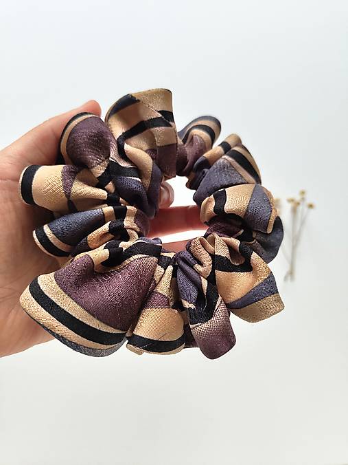 Basic MAXI scrunchie (Béžovo-modro-čierna)