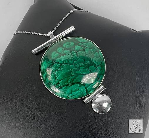 Strieborný 925/1000 prívesok s malachitom ( priemer prírodného malachitu 4,1cm)