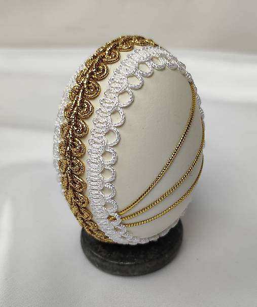 Dekorácie - Kraslice husacie zdobené zlatými a bielymi prámikmi (19) - 17247840_