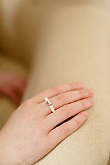 Prstene - minimalistický perlový prsteň srdiečko - shell perly - 17251569_