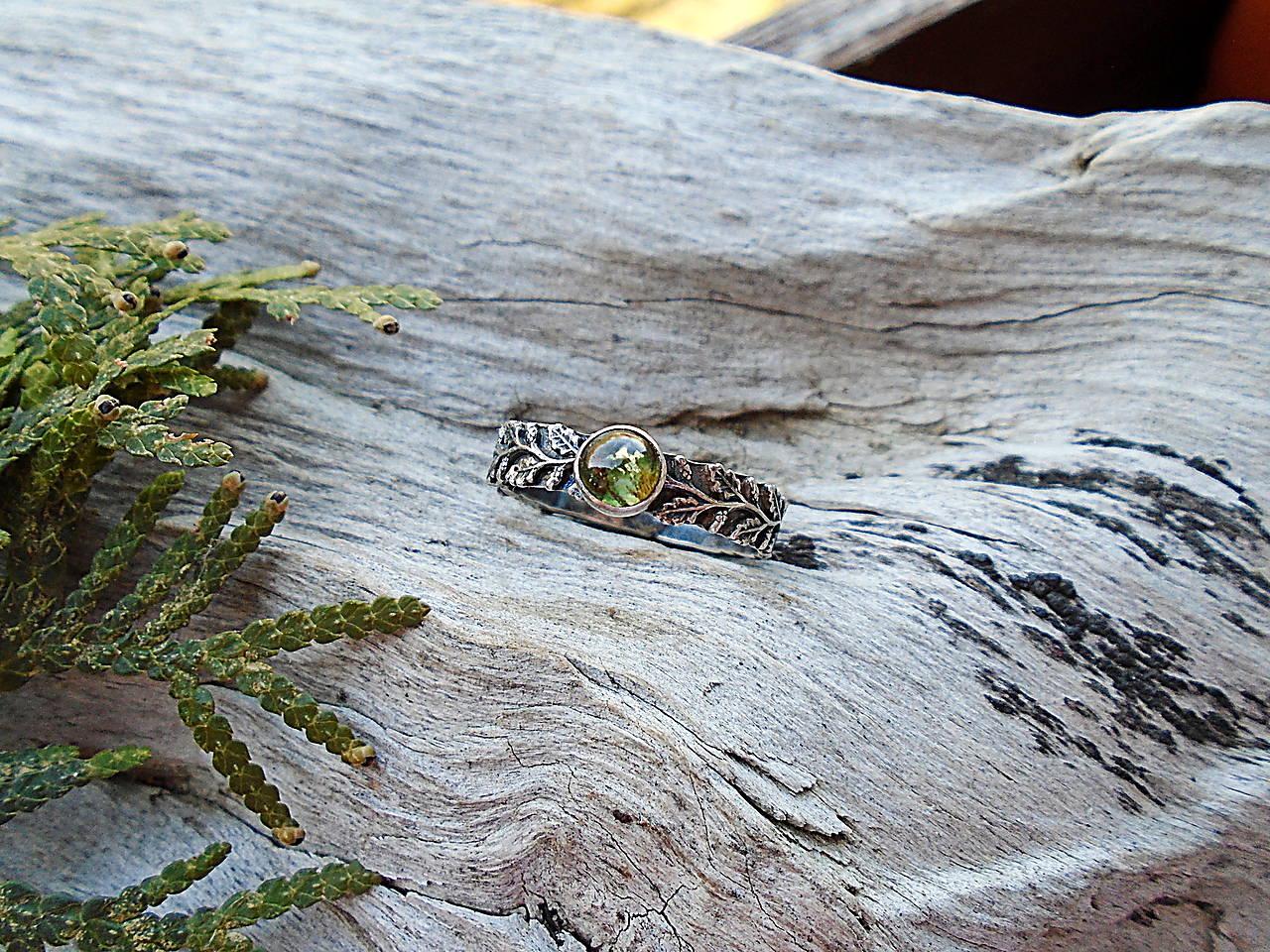 Strieborny prsteň Ag925 Dubové lístky Verdelit