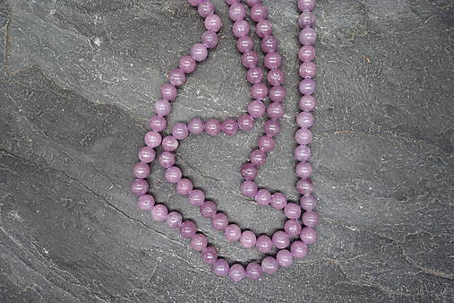 Minerály - Lepidolit 8mm šnúra (1) - 17255212_