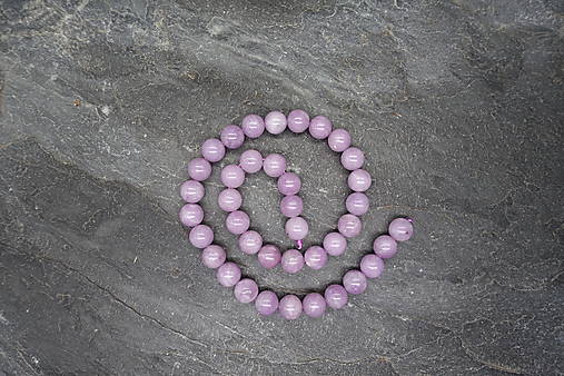 Minerály - Lepidolit IV 4-6-8-10-12 (šnúra) (10mm (39ks)) - 17255306_