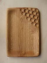Nádoby - Dubová tácka "včelie plásty" - 17260171_