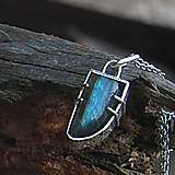 Náhrdelníky - Zub labradorit (Ag 925) prívesok, originál - 17262935_