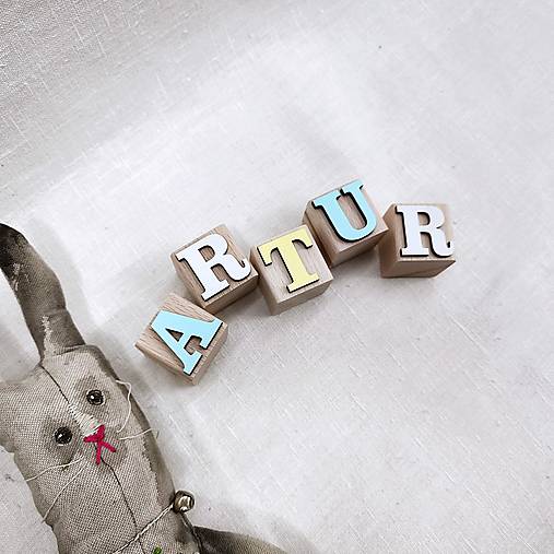 Hračky - prírodné drevené kocky s menom - 17263344_