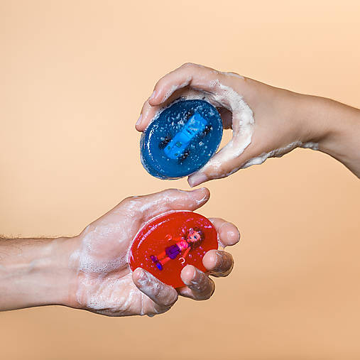 Kozmetické darčekové sady - Kreatívna sada Vyrob si MYDLO S HRAČKOU - 17264117_