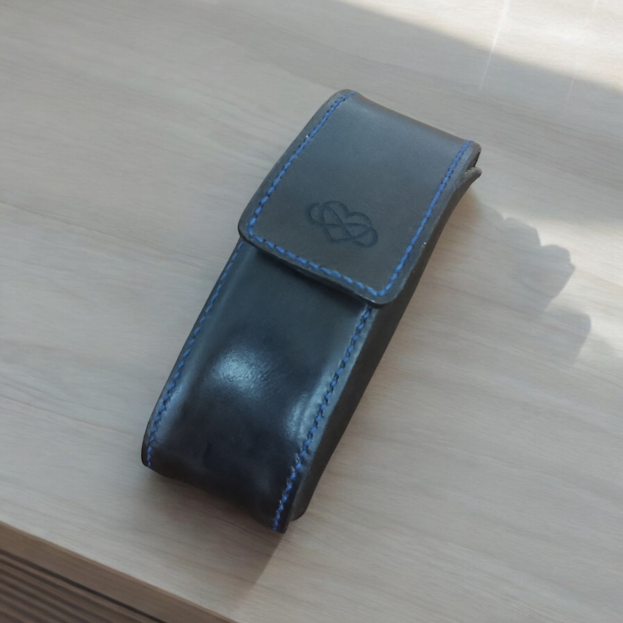 Kožené púzdro na okuliare