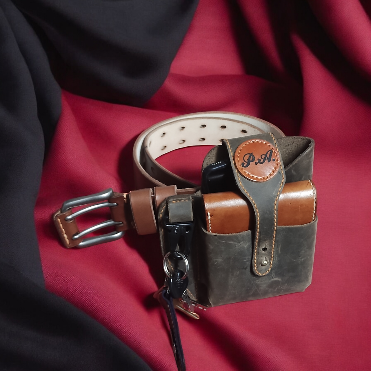 Kožená kapsička na opasok