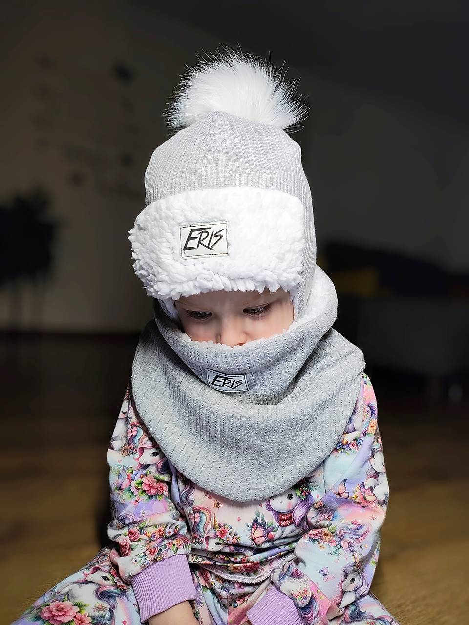 Ušianka/baranička s nákrčníkom- SIVÁ (farba podľa dohody)