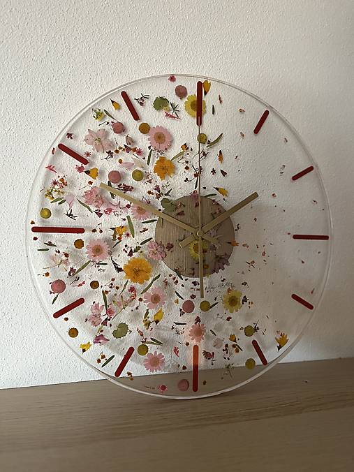 Hodiny - Priehľadné živicové hodiny so skutočnými kvetmi “Ružová záhrada” - 17266719_