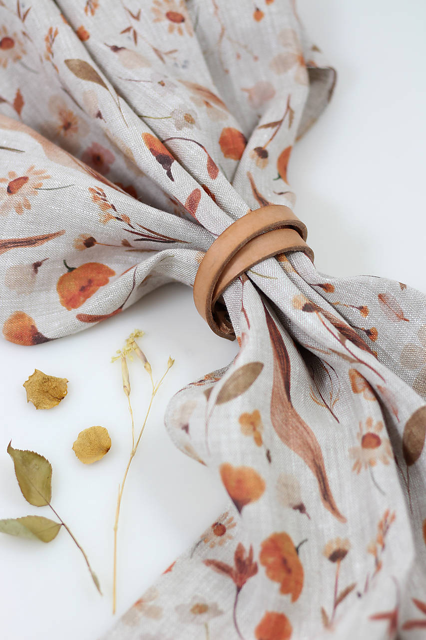 Malá prírodná kvetinová ľanová šatka so sušenými kvetmi