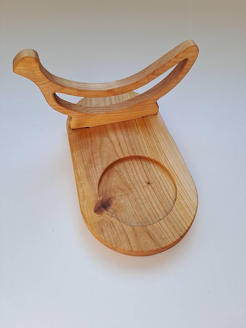 Drevený stojan na banány