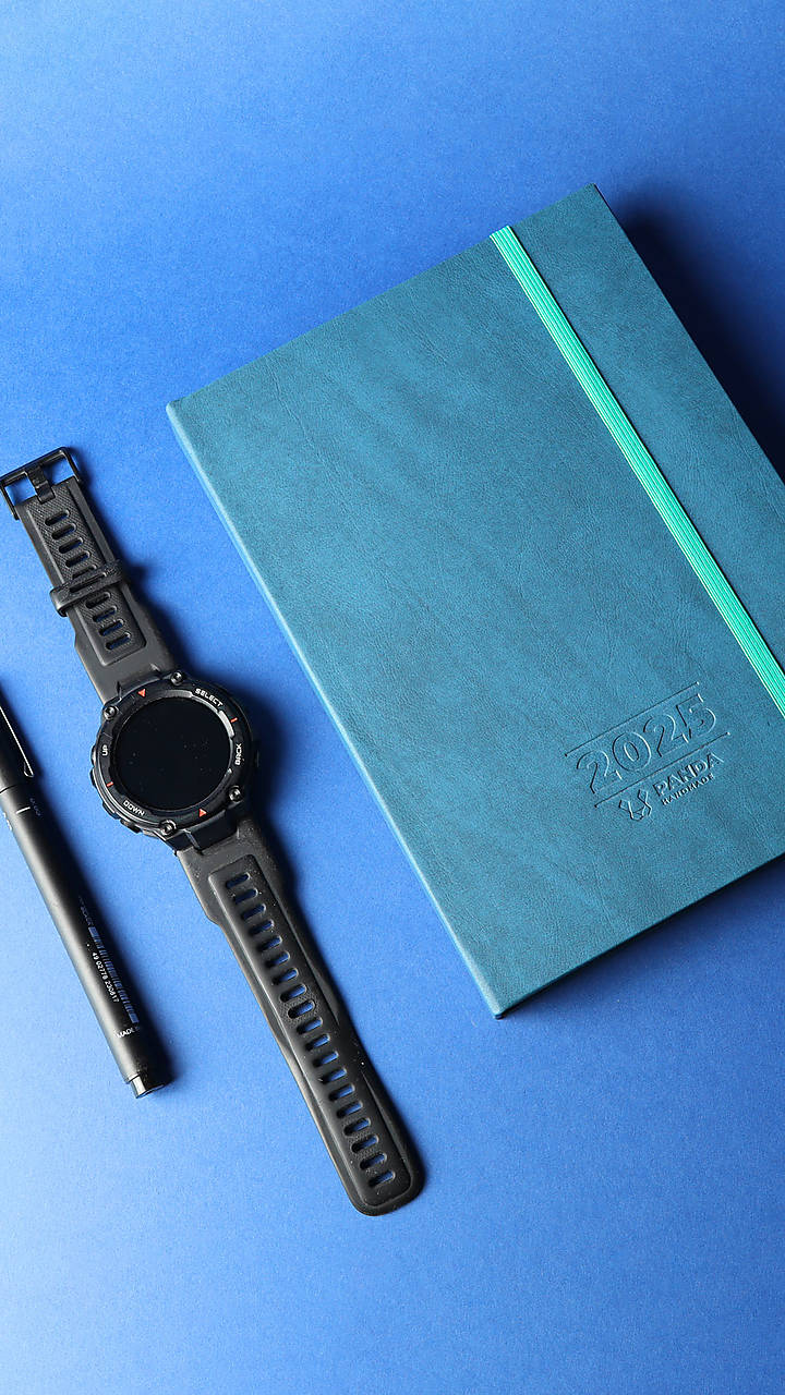 Diár Activity 2025 (Tyrkysová koženka, krémové strany)