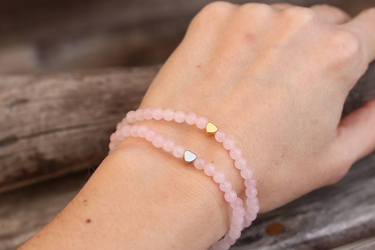 Náramok z minerálu ruženín