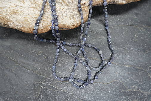 Minerály - Zafír fazetovaný disk 4x2mm (102ks) - 17290874_