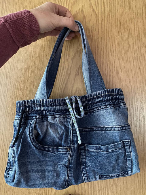 Kabelky - Rifľová kabelka zo starých džínsov – handmade upcyklovaný kúsok - 17289885_
