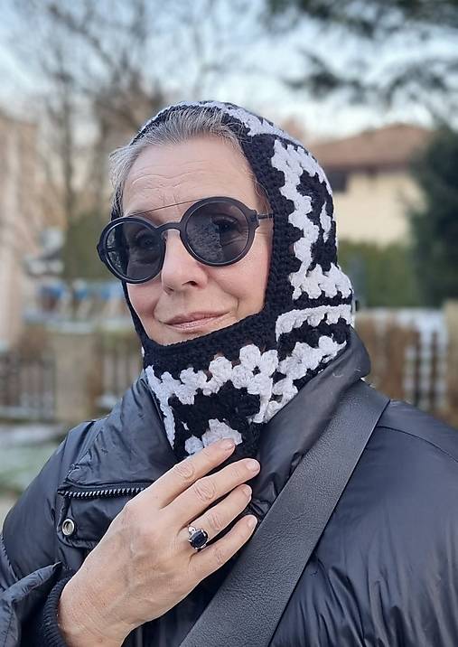 Čiapky, čelenky, klobúky - Háčkovaná BALAKLAVA z merino vlny - 17292951_
