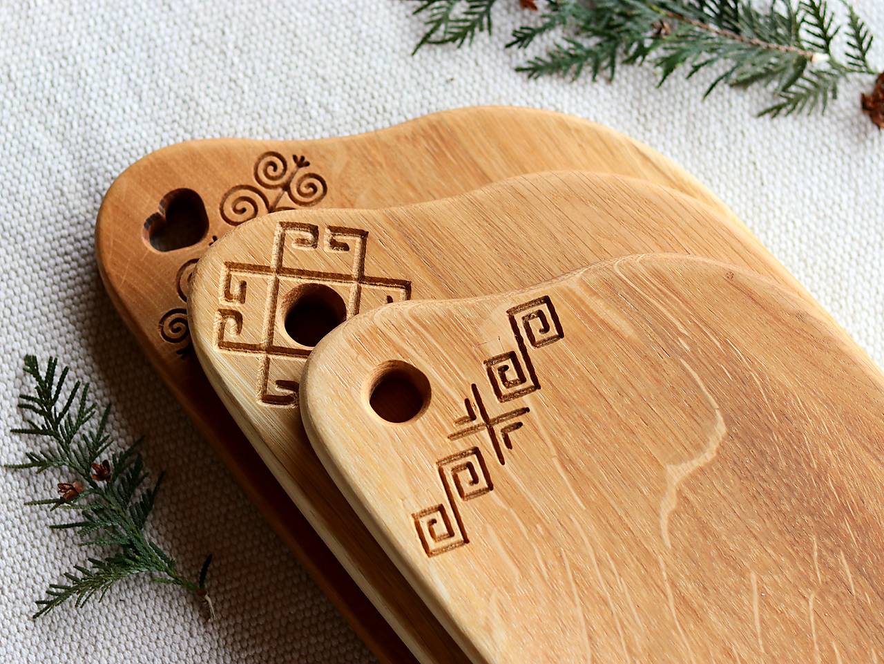 Dubový lopár "čičmanské ornamenty"