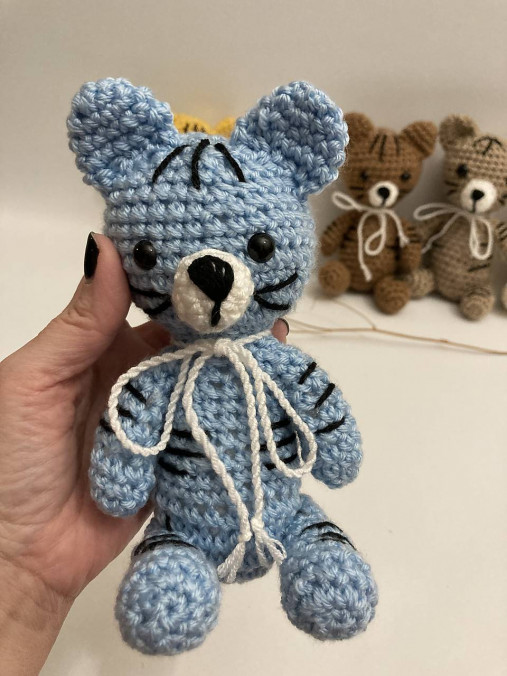 Hračky - Hačkovaná Hračka TIGER /5 farieb/ (modrý) - 17296081_