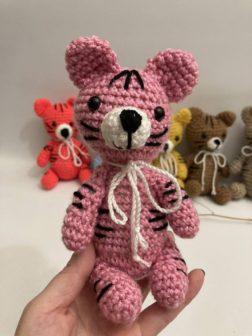 Hračky - Hačkovaná Hračka TIGER /5 farieb/ (ružový) - 17296095_