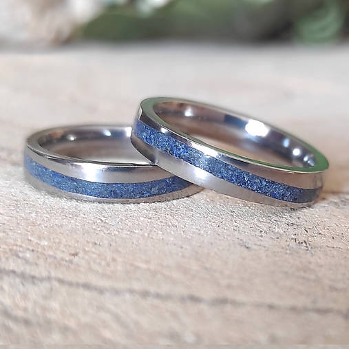 Prstene - Snubné titánové prstene s lapis-lazuli - 17299501_