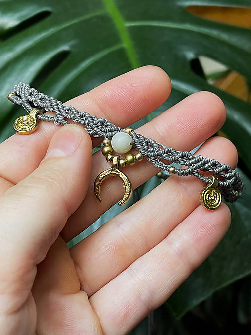 Náhrdelníky - Micro macramé choker s ruženínom - 17300517_