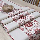 Úžitkový textil - ADRIANNA - bordové ornamentové srdiečka na režnej - stredový obrus - 17302056_