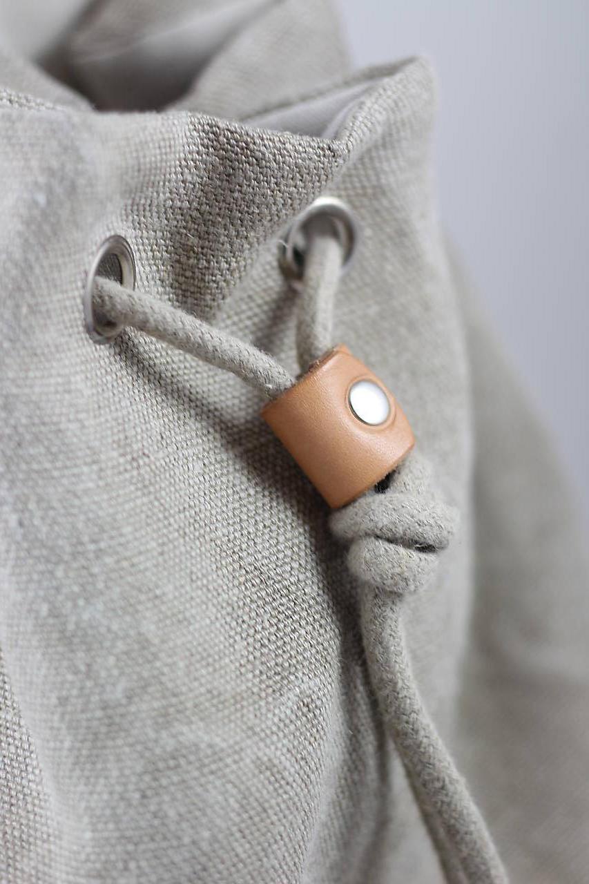 Štýlový, odolný a ekologický ľanový batoh prírodnej farby