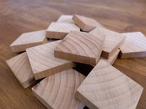 Dekorácie - Štvorcové drevené plátky - na mieru - 10 ks - 17308838_