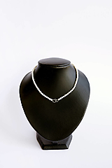 Náhrdelníky - minimalistický shell perlový náhrdelník - láska (strieborné srdiečka) - 17315004_