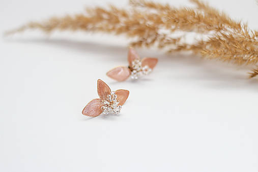 Náušnice pre družičky – nežný darček od nevesty (Marhuľová)