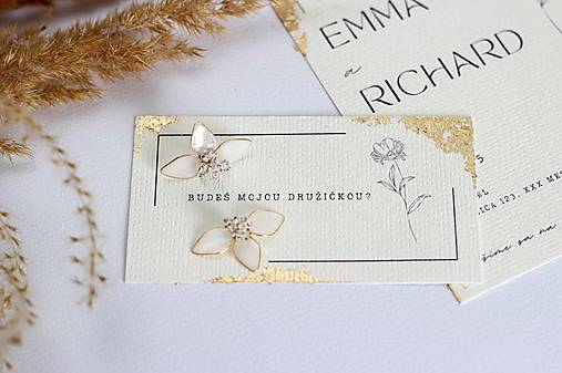 Náušnice pre družičky – nežný darček od nevesty (Biela perleťová)